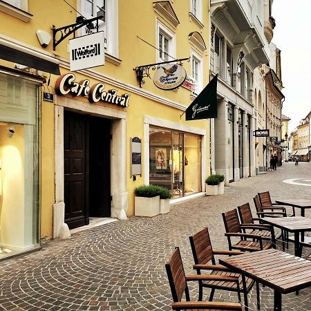 Ferienwohnung Himmelberg 80M2 In Der Altstadt Und Toll Fuer Familien Klagenfurt am Wörthersee Extérieur photo