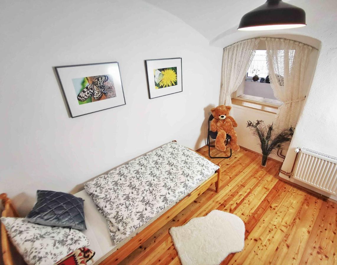 Ferienwohnung Himmelberg 80M2 In Der Altstadt Und Toll Fuer Familien Klagenfurt am Wörthersee Extérieur photo