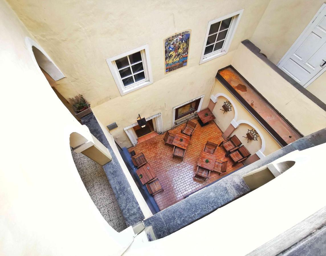 Ferienwohnung Himmelberg 80M2 In Der Altstadt Und Toll Fuer Familien Klagenfurt am Wörthersee Extérieur photo